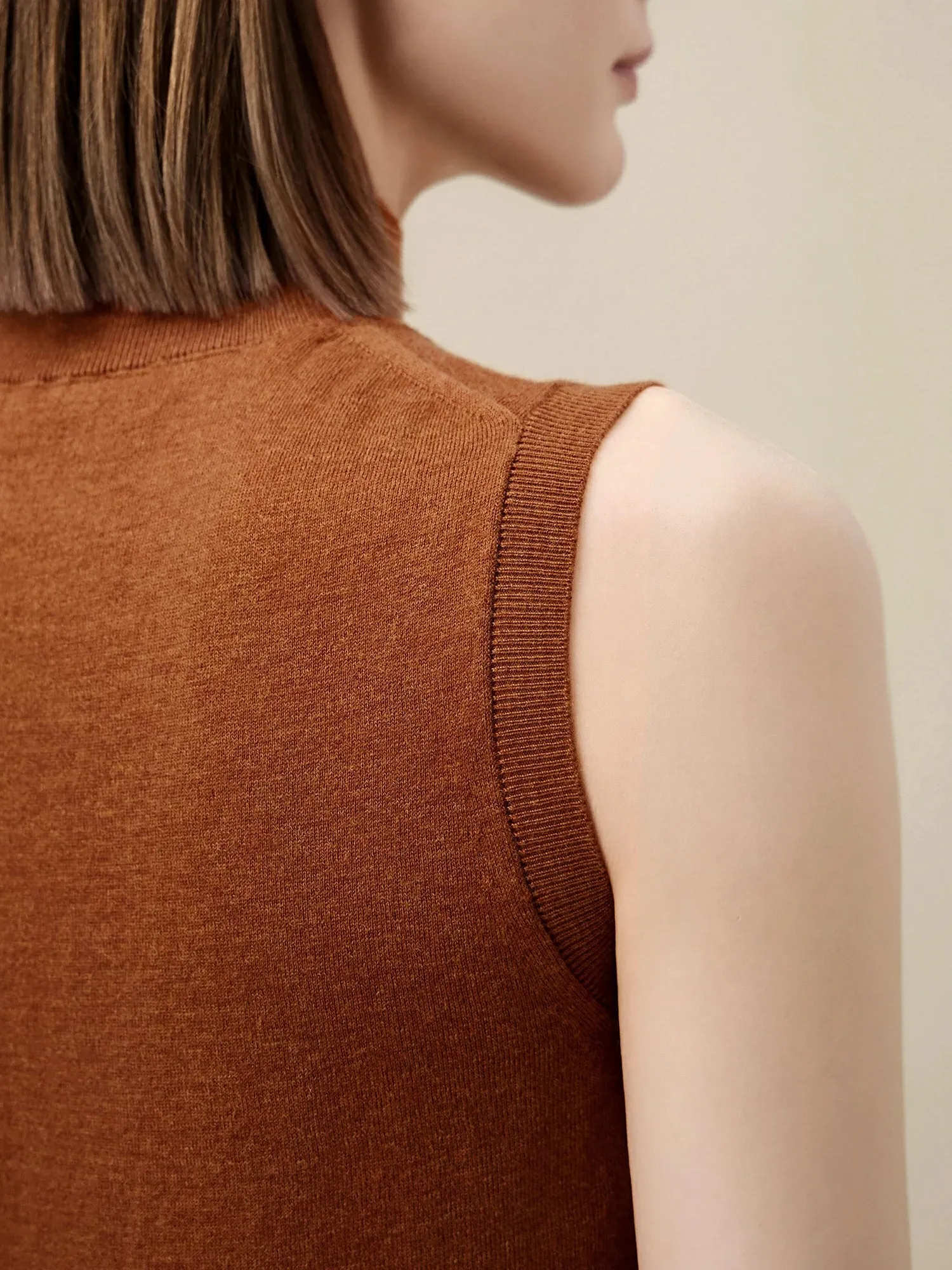 Amoretu Wool Mock Neck Sleeveless Sweater Vest Top